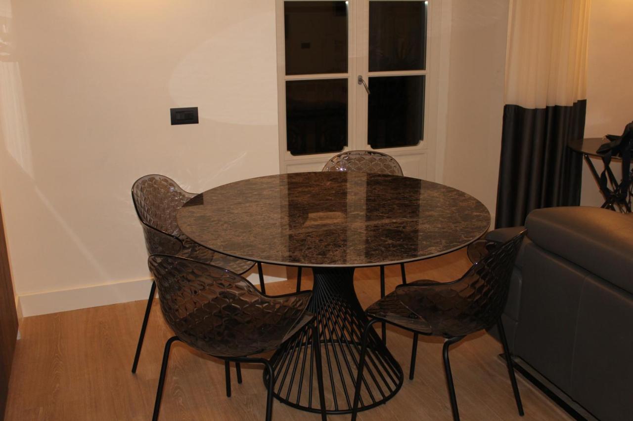 Fafgrandsuitenapoli Holiday home *